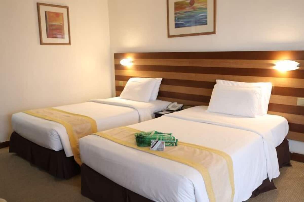 Minibar, in-room safe, iron/ironing board, free WiFi