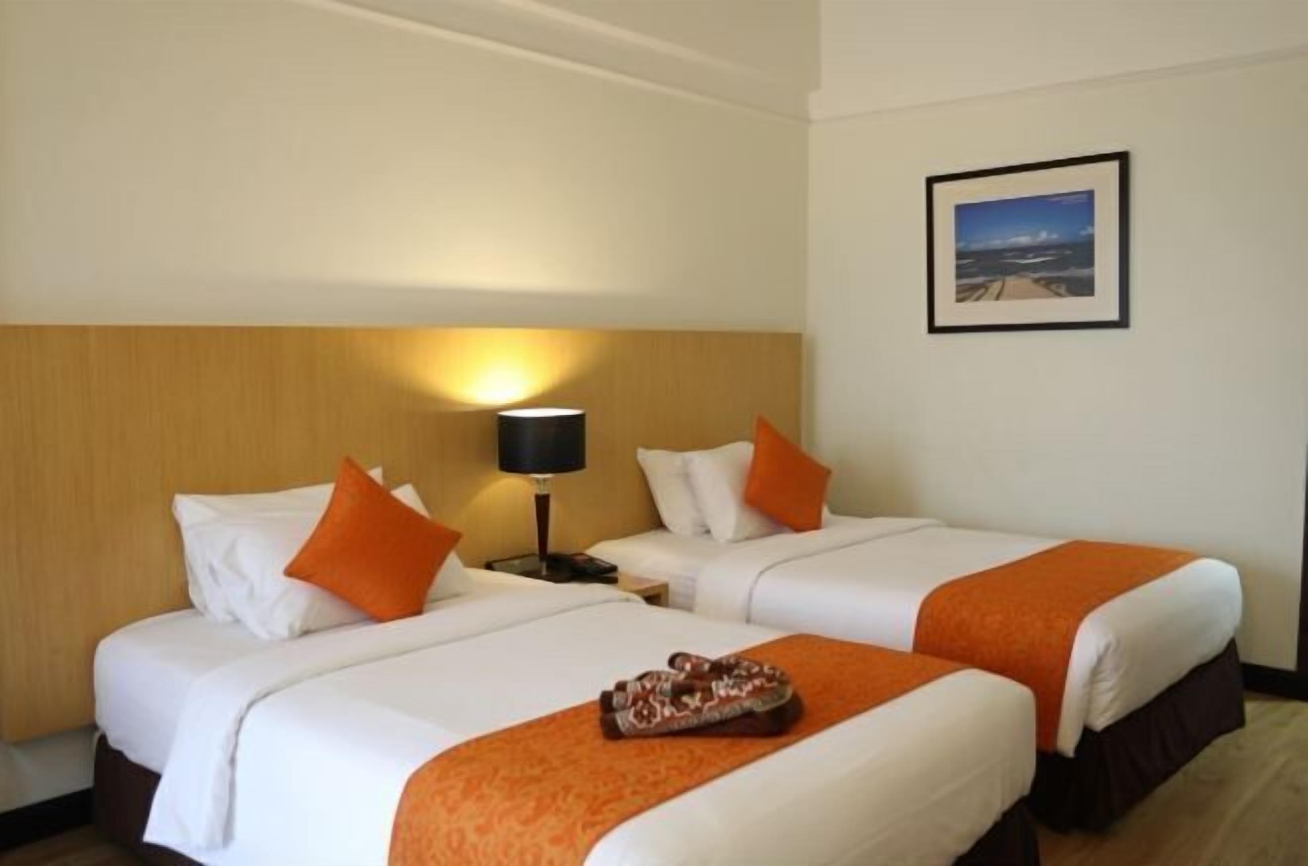 Minibar, in-room safe, iron/ironing board, free WiFi