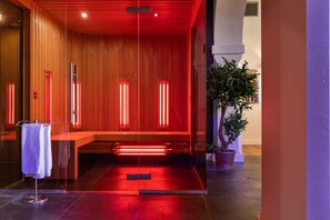Sauna, steam room