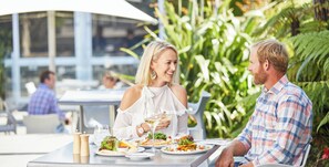 Terrace/patio - Commodore Airport Hotel (Christchurch)