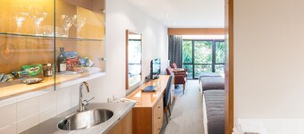 Commodore Airport Hotel