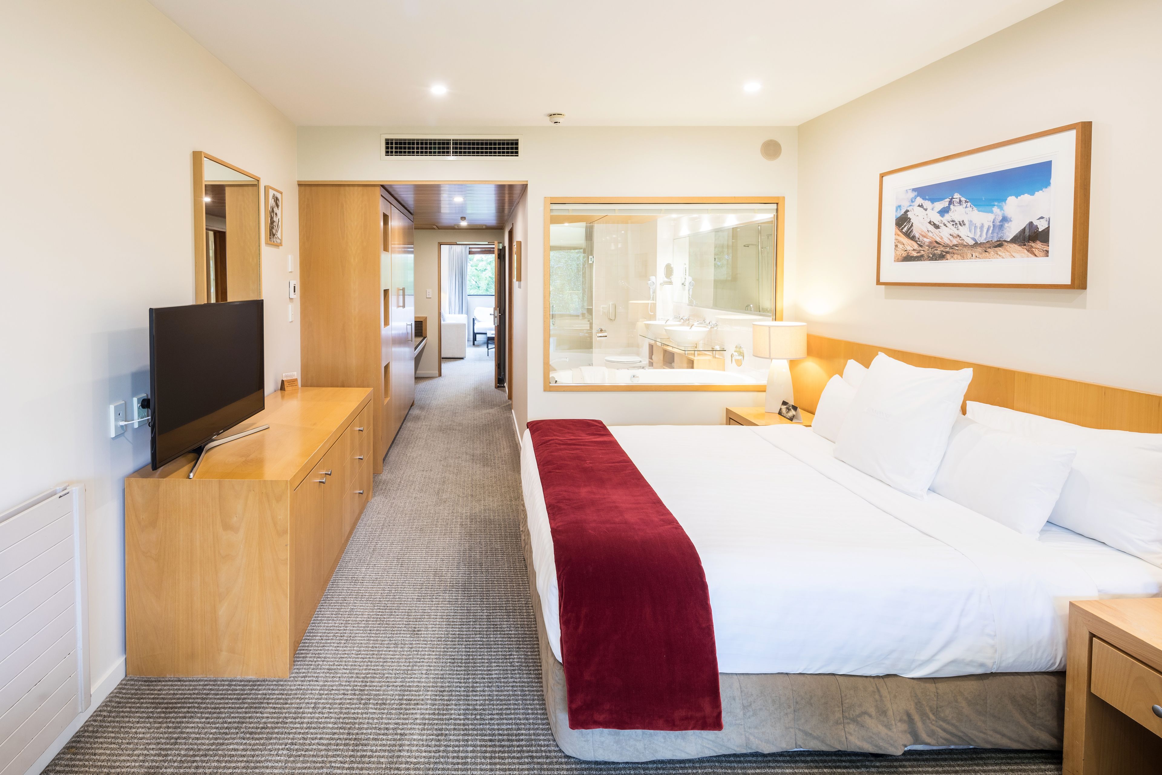 Business Suite, 1 King Bed, Mountain View | Premium bedding, minibar, in-room safe, desk
