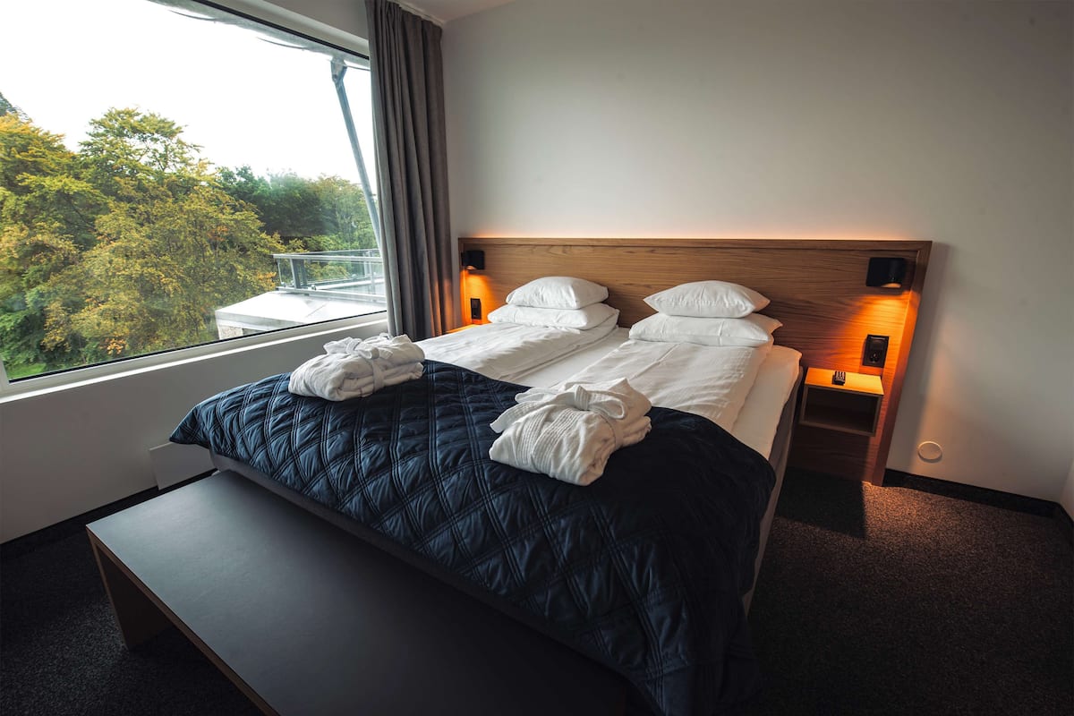 Junior Double Room | Free cribs/infant beds, free WiFi, bed sheets