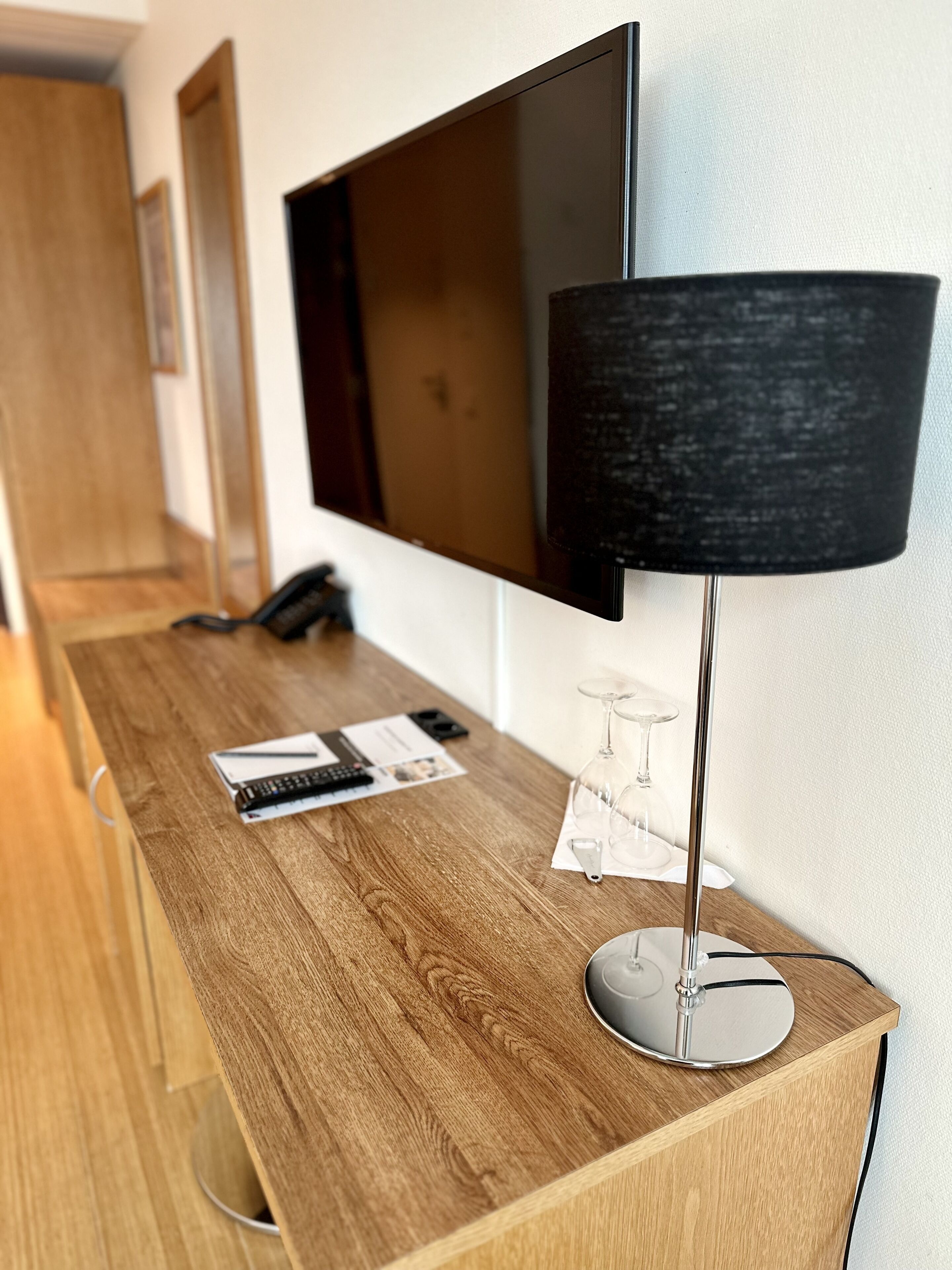 economy twin room | free cots/infant beds, free wifi, bed sheets