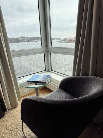 Habitación estándar, 1 cama doble, no fumadores | Escritorio y espacio para trabajar con un portátil. Clarion Hotel Tyholmen Arendal