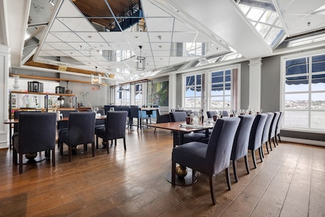 Lunch, dinner served; American cuisine, ocean views