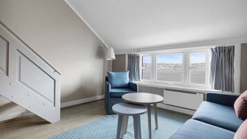 Family Room, Non Smoking | Desk, laptop workspace, iron/ironing board, cribs/infant beds