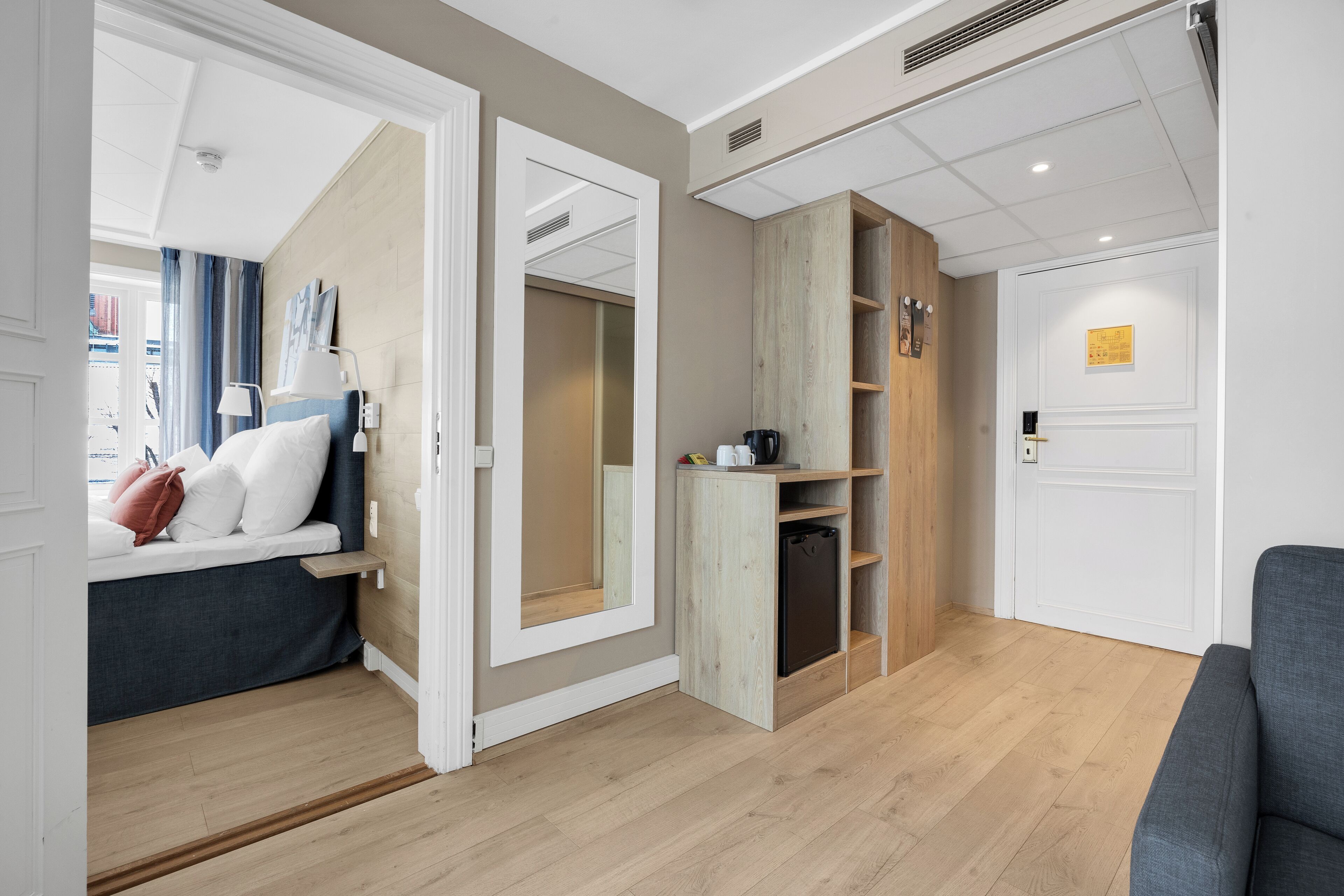 family room, non smoking | iron/ironing board, cots/infant beds, rollaway beds, bed sheets