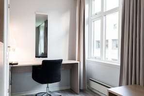 Desk, free cots/infant beds, free WiFi, bed sheets