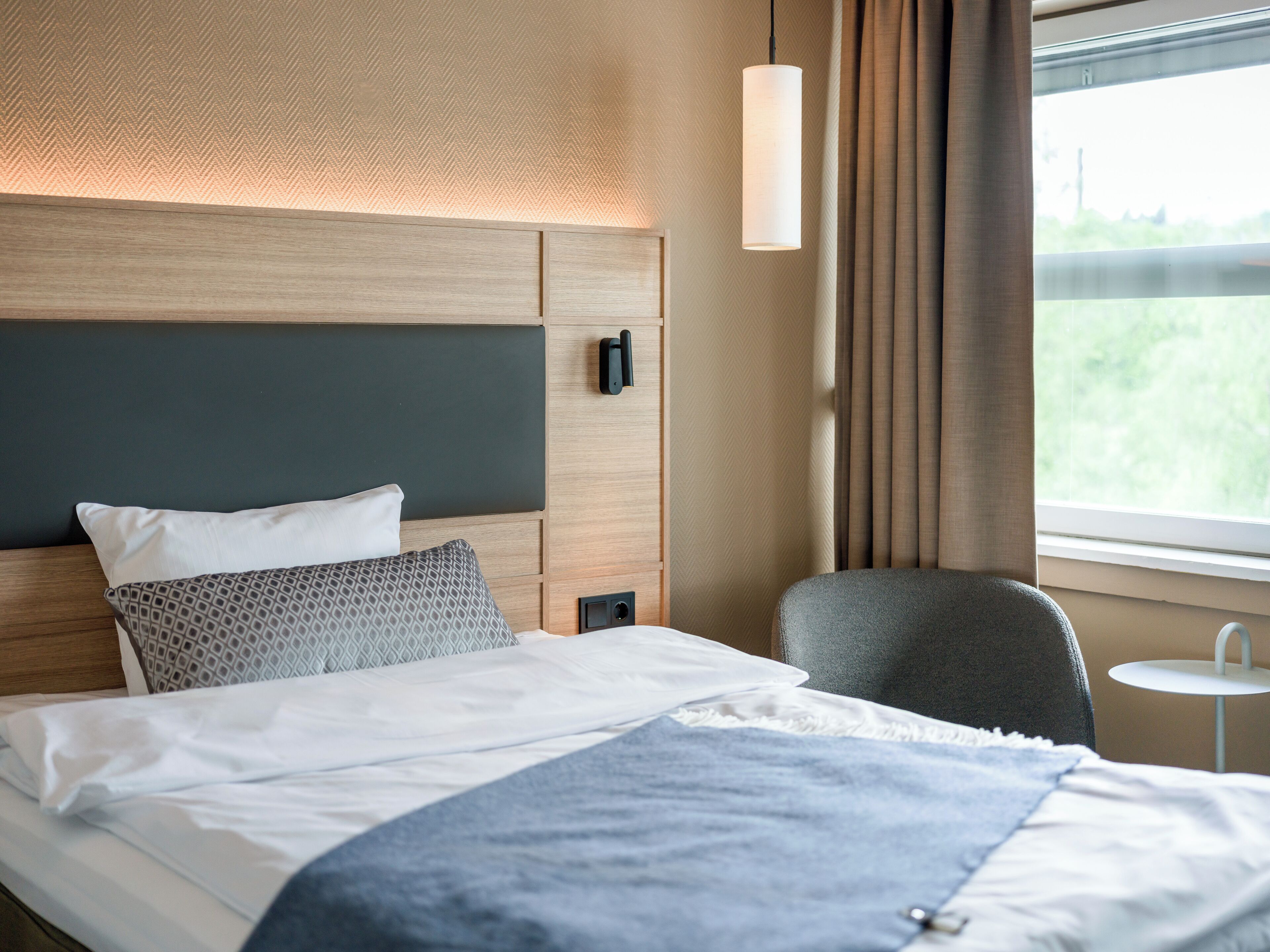 room (compact single) | premium bedding, pillow-top beds, desk, blackout curtains