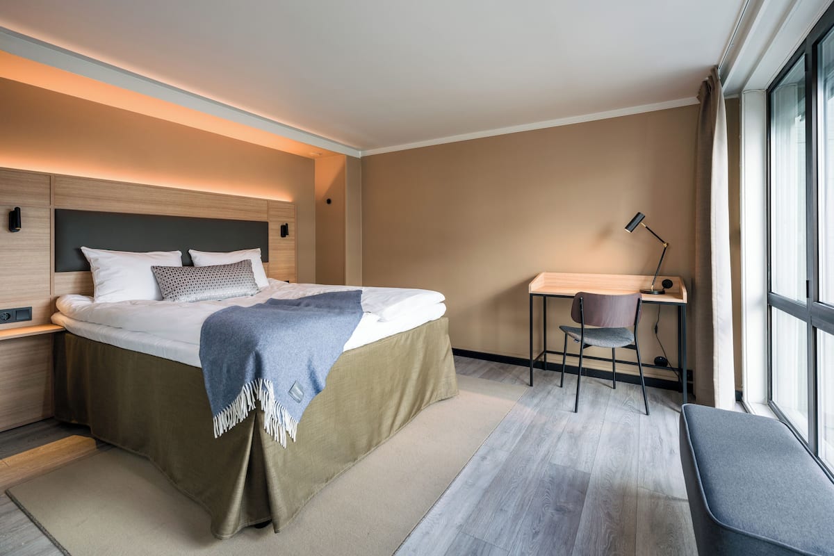 Familienzimmer, 1 Doppelbett und Schlafsofa, Nichtraucher | Hochwertige Bettwaren, Pillowtop-Betten, Schreibtisch