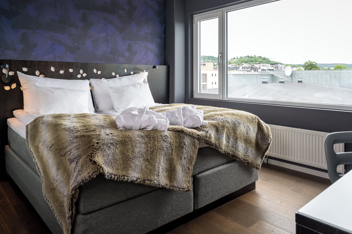 Suite, 1 Doppelbett, Nichtraucher | Hochwertige Bettwaren, Pillowtop-Betten, Schreibtisch