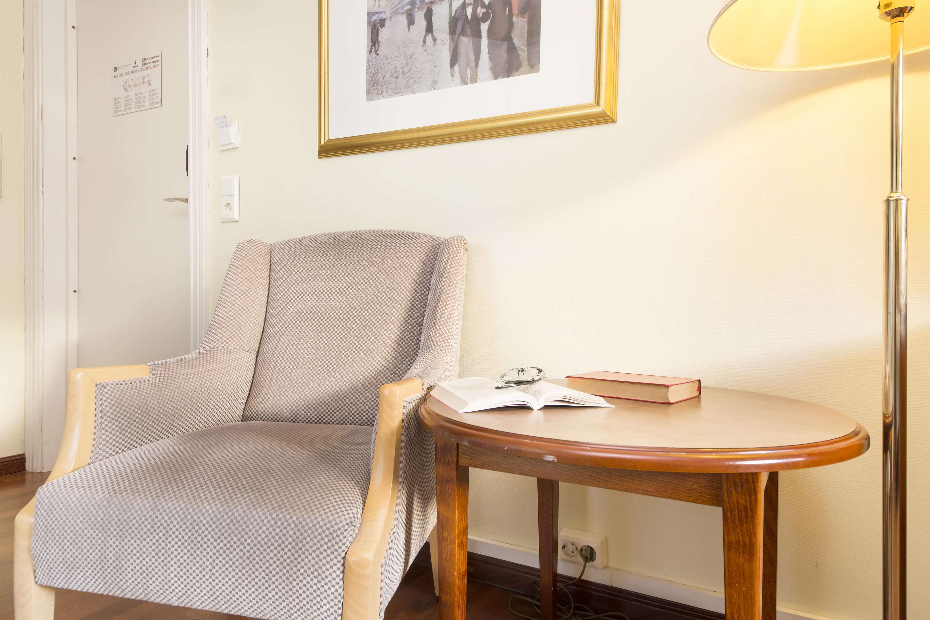 desk, laptop workspace, free cots/infant beds, rollaway beds