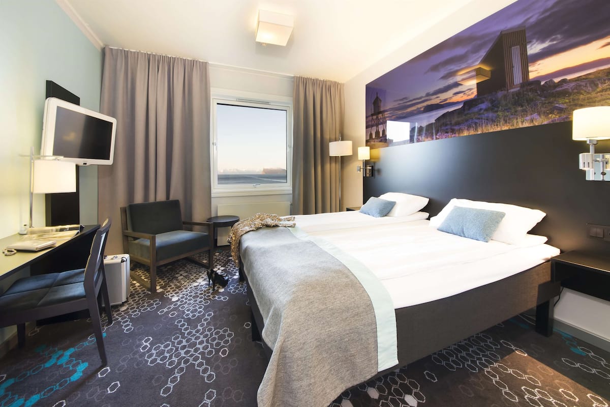 desk, laptop workspace, free cots/infant beds, rollaway beds