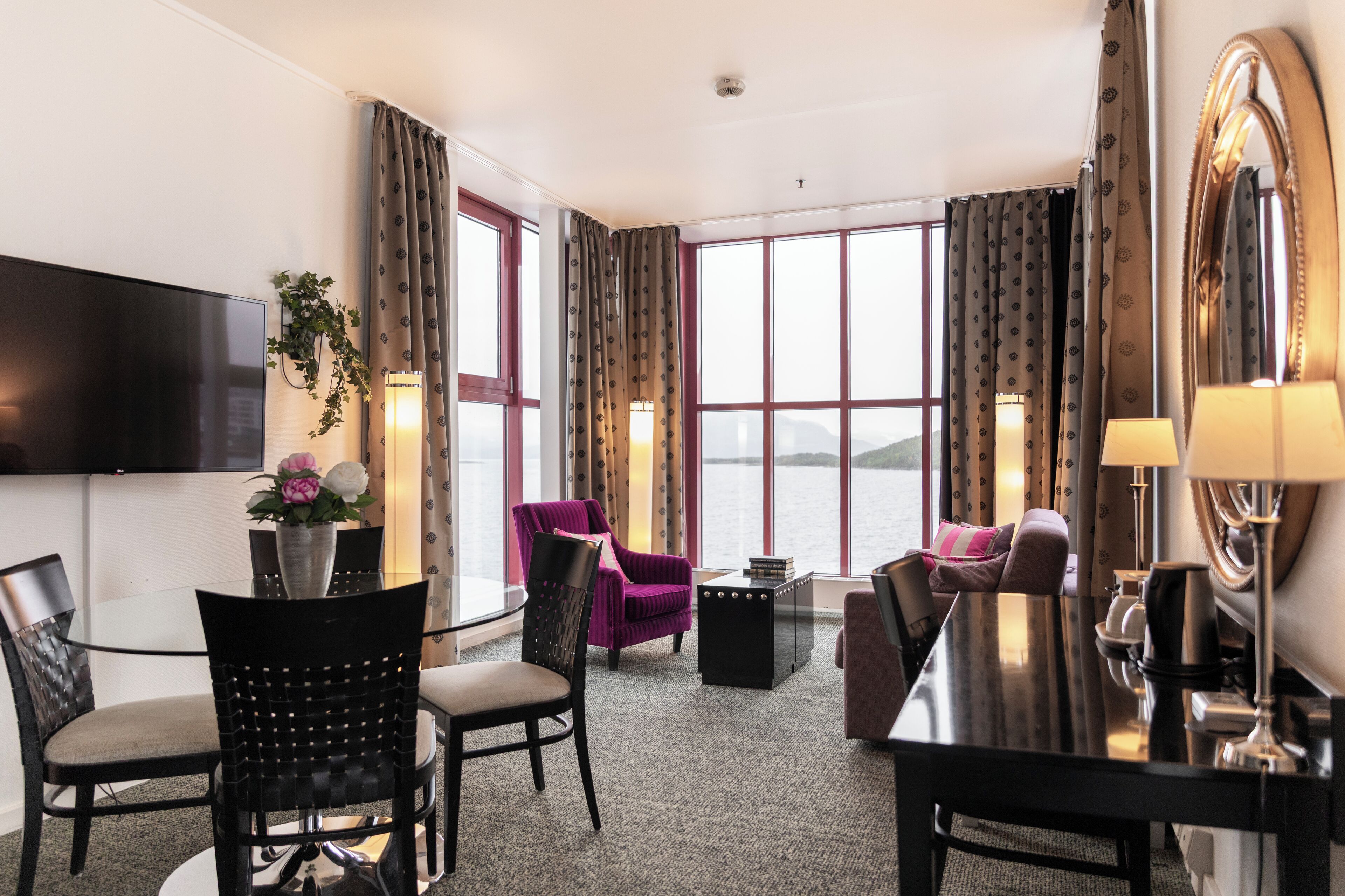 Junior Suite, 1 Double Bed, Ocean View | Desk, laptop workspace, soundproofing, iron/ironing board