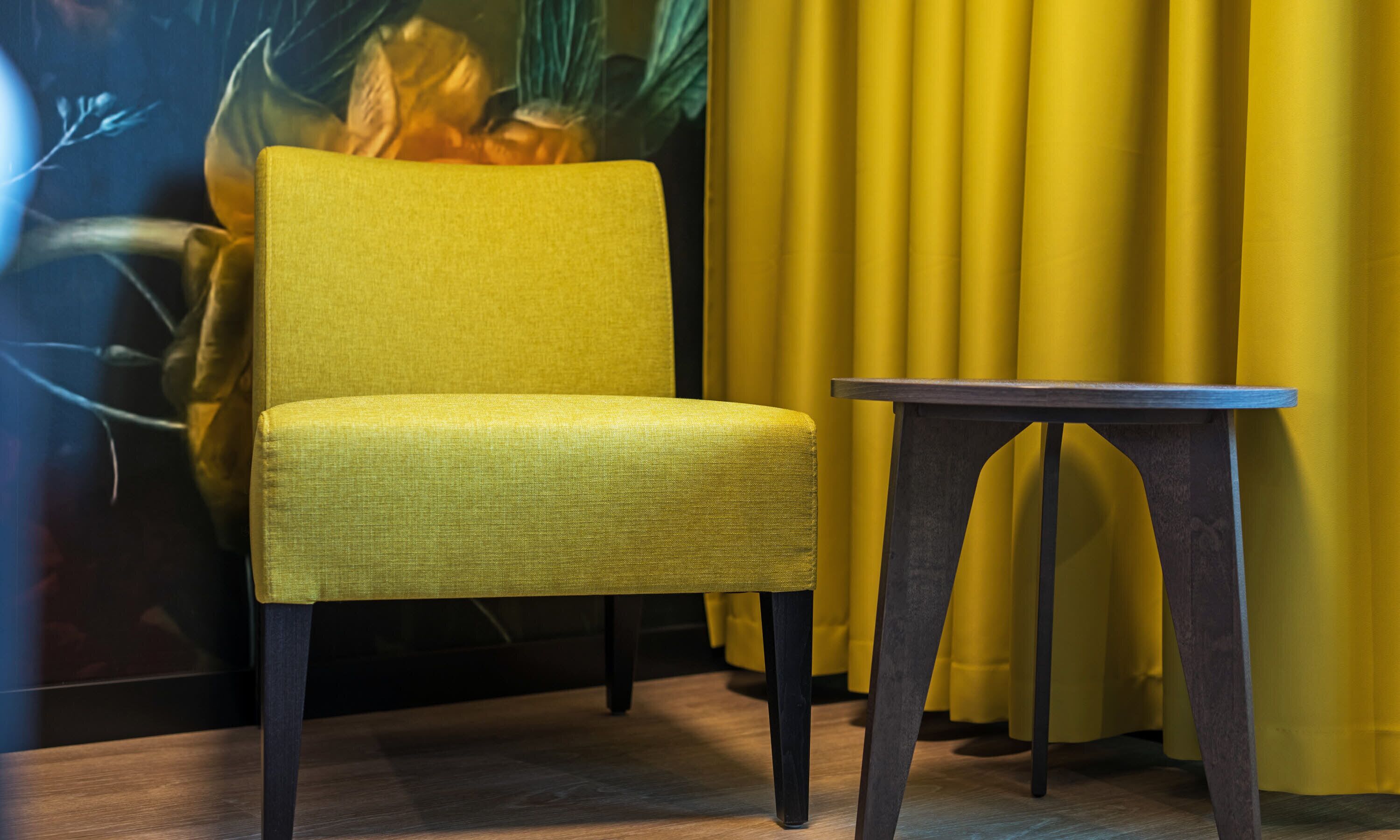 pillow-top beds, minibar, desk, blackout curtains