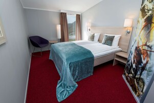 Twin Room | Cribs/infant beds, bed sheets