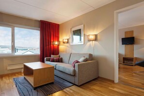Junior Suite | Minibar, desk, free WiFi, bed sheets