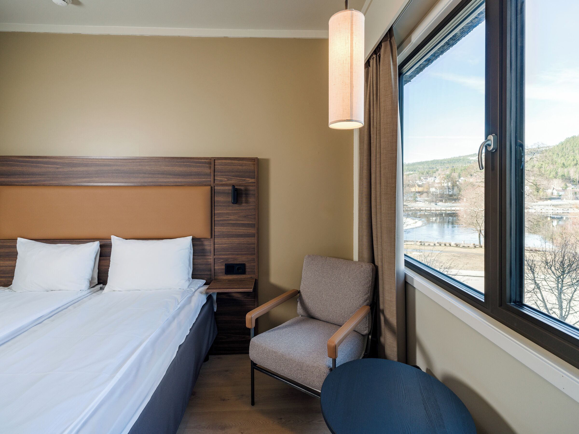 standard double non smoking | 1 bedroom, desk, laptop workspace, blackout curtains