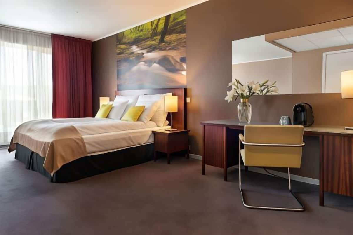 1 Schlafzimmer, Schreibtisch, laptopgeeigneter Arbeitsplatz