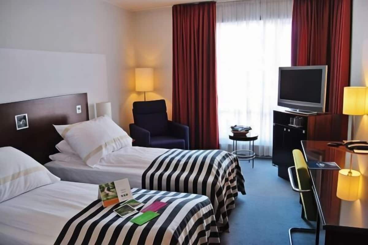 1 Schlafzimmer, Schreibtisch, laptopgeeigneter Arbeitsplatz