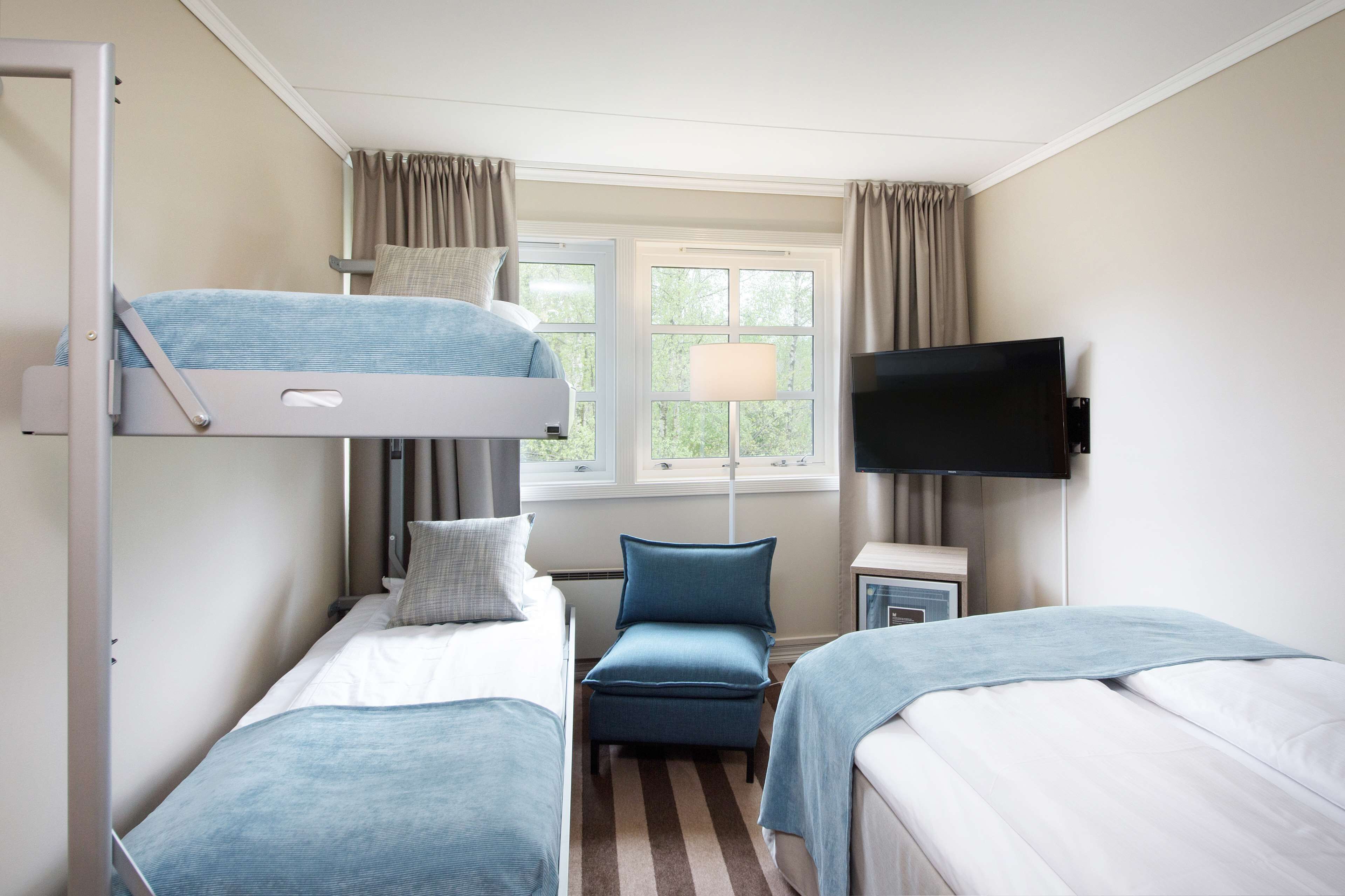 family room (standard) | pillow-top beds, iron/ironing board, free wifi, bed sheets