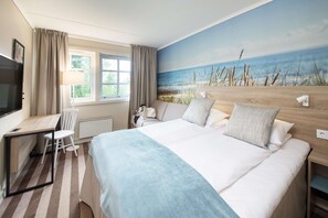 Family Room (Standard) | Pillow-top beds, iron/ironing board, free WiFi, bed sheets - Scandic Sørlandet (Kristiansand)
