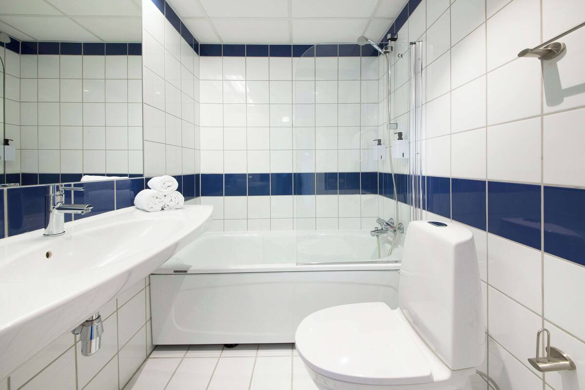 pillow-top beds, iron/ironing board, free wifi, bed sheets