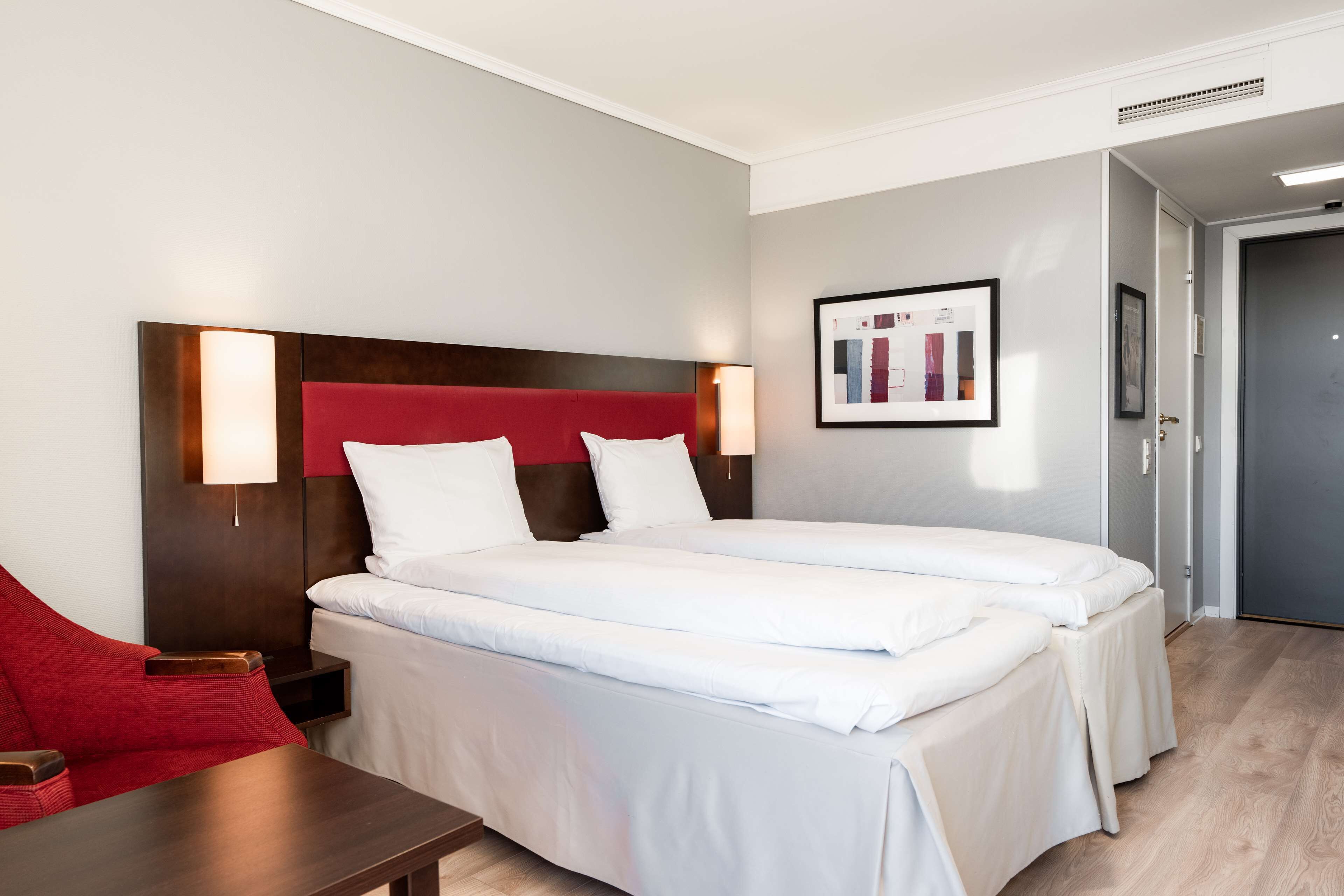 superior twin room | 1 bedroom, desk, laptop workspace, blackout curtains