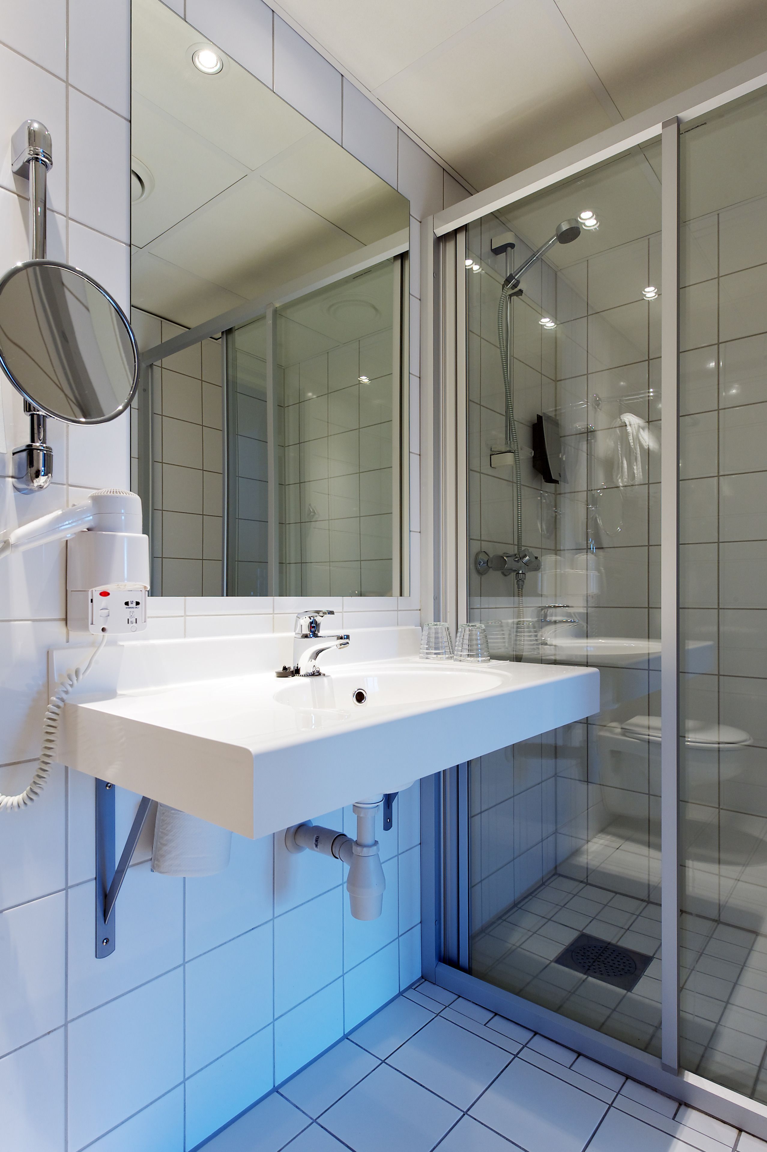 superior room, 1 double bed, non smoking | 1 bedroom, desk, cots/infant beds, rollaway beds