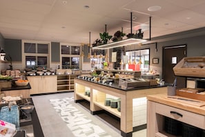 Bao gồm bữa sáng buffet hàng ngày