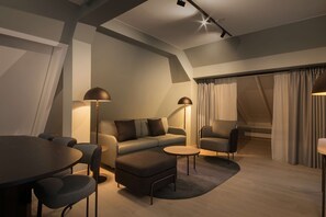 套房 (Master) | 遮光窗帘、免费 WiFi、床单