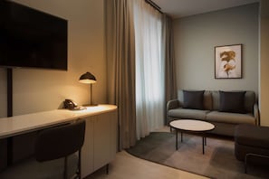 Family Room | 1 bedroom, blackout drapes, free WiFi, bed sheets