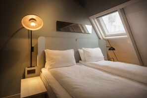 Blackout drapes, free WiFi, bed sheets
