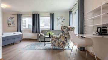 Superior Room | Desk, laptop workspace, free WiFi, bed sheets