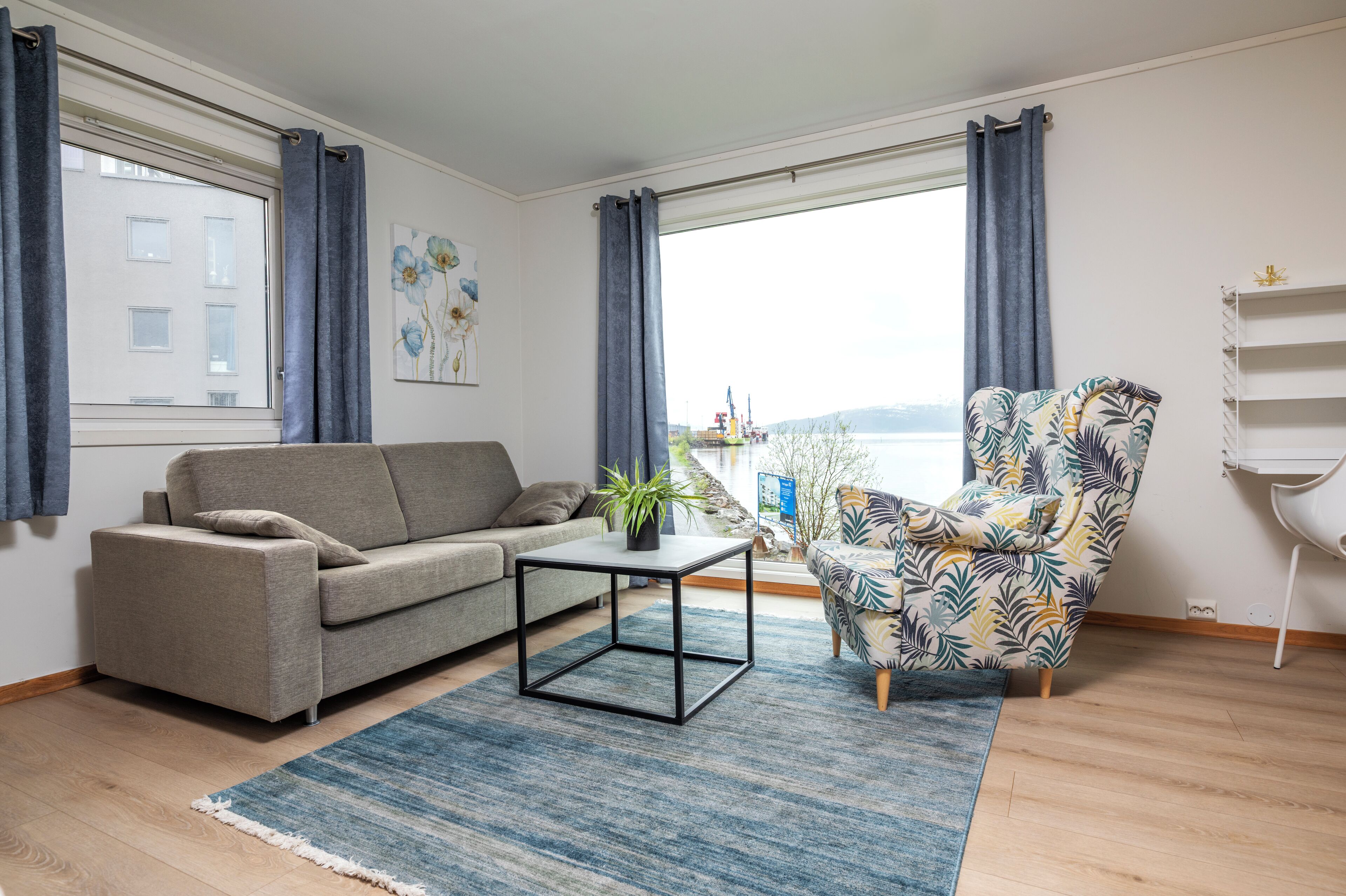 Desk, laptop workspace, free WiFi, bed sheets