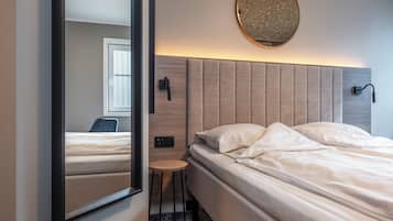 Standard Room, 1 Queen Bed | Desk, laptop workspace, free WiFi, bed sheets