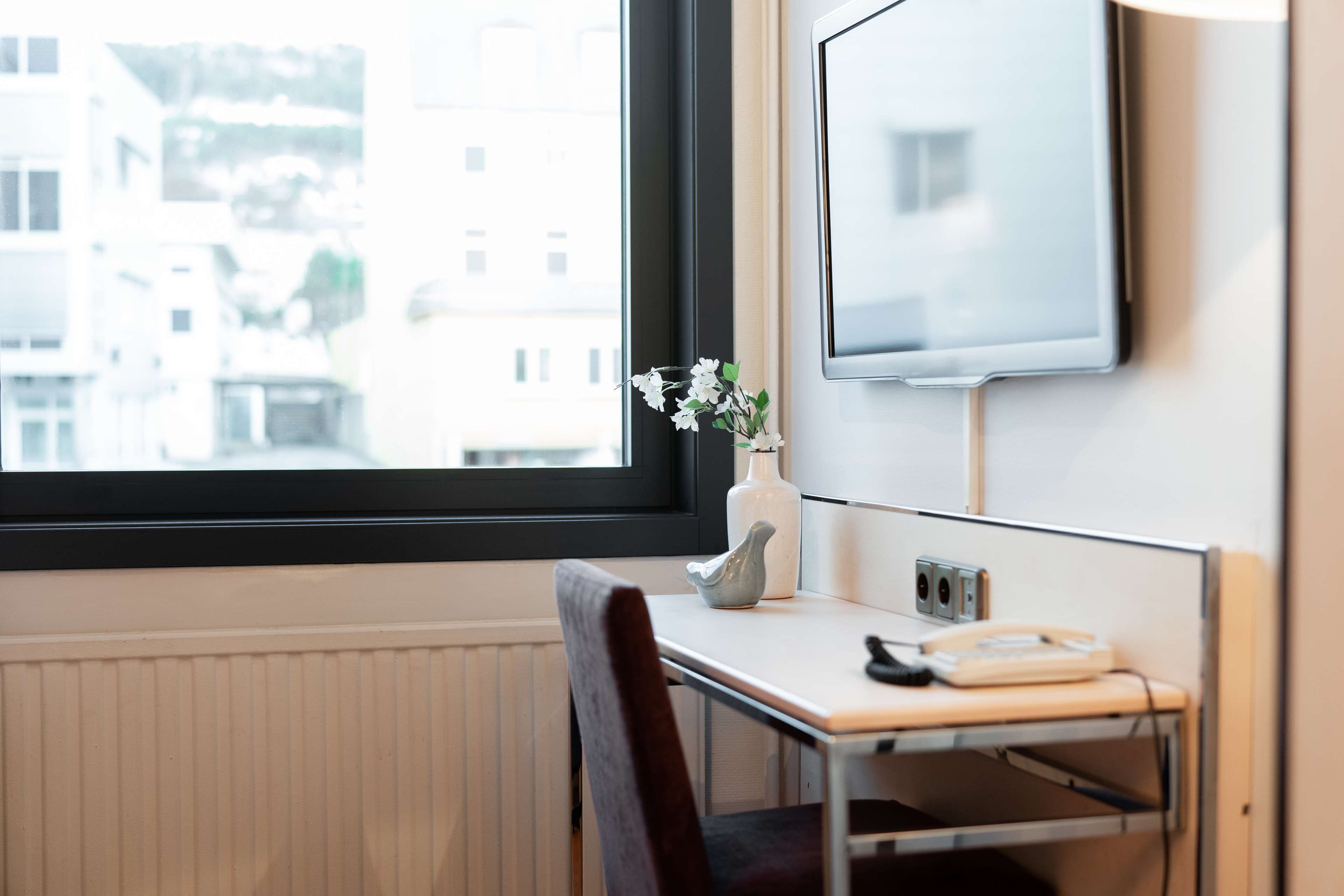 single room | in-room safe, free wifi, bed sheets