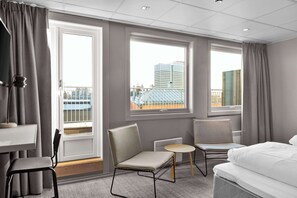 Chambre Panoramique, 1 lit double, non-fumeurs (Balcony) | Rideaux occultants, Wi-Fi gratuit, draps fournis