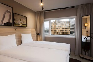 Twin Room | Hypo-allergenic bedding, desk, soundproofing, iron/ironing board