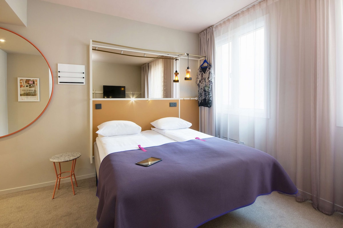 Superior Room, 1 Queen Bed | Hypo-allergenic bedding, blackout curtains, bed sheets