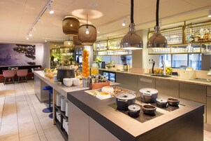 Desayuno buffet diario (NOK 200 por persona)