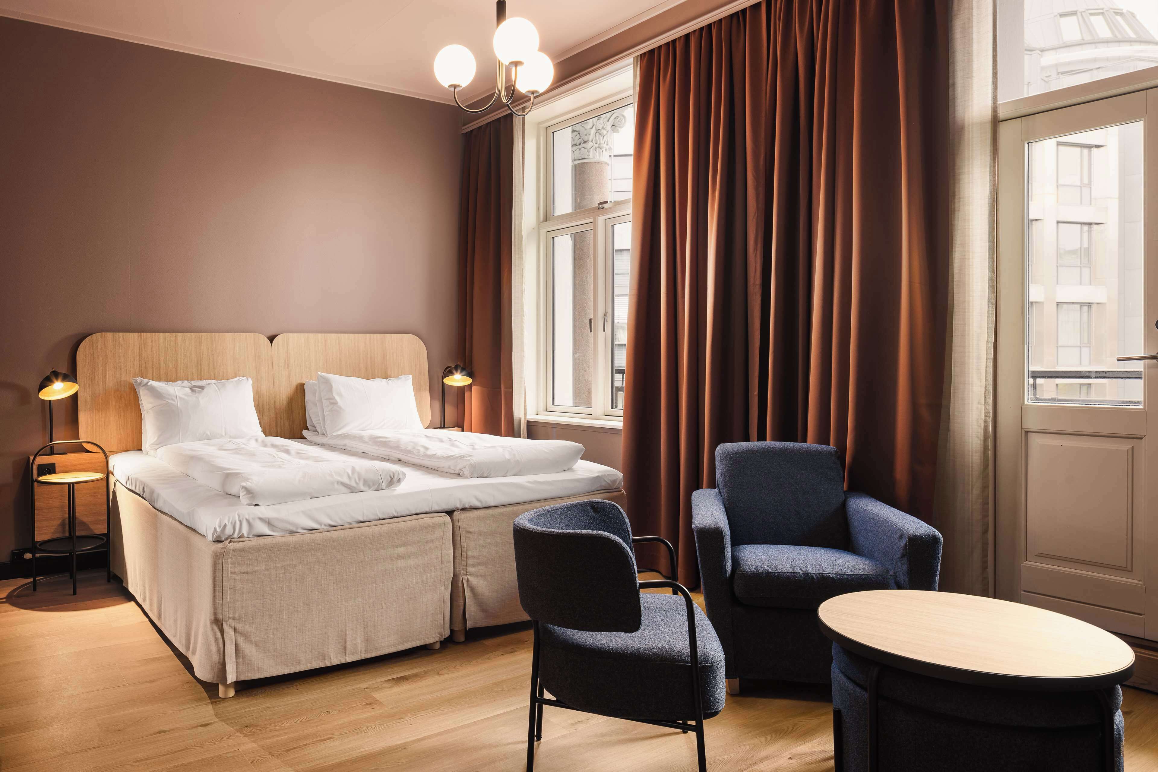 Familierom (Four) | Skrivebord, strykejern/-brett, wi-fi (inkludert) og sengetøy