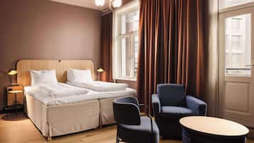 Familierom (Four) | Skrivebord, strykejern/-brett, wi-fi (inkludert) og sengetøy