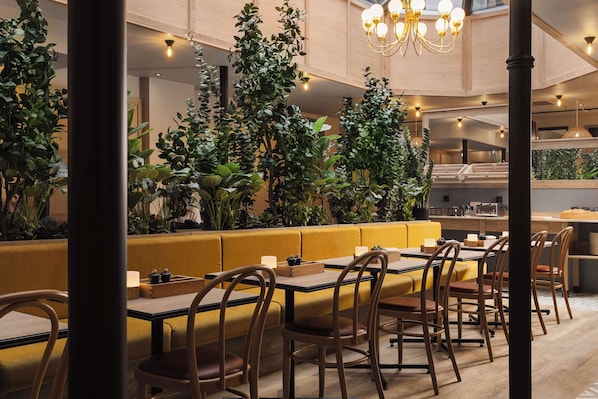 Tägliches Frühstücksbuffet (225 NOK pro Person)