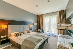 Family Room (Standard) | Pillowtop beds, free cribs/infant beds, free WiFi, bed sheets - Scandic Park Sandefjord (Sandefjord)