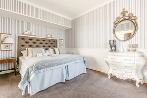 Suite, 2 Twin Beds, Sea View (Master) | Pillowtop beds, free cribs/infant beds, free WiFi, bed sheets