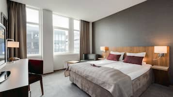 Rom – standard, 1 dobbeltseng, ikke-røyk | Sengetøy av topp kvalitet, minibar, skrivebord og blendingsgardiner