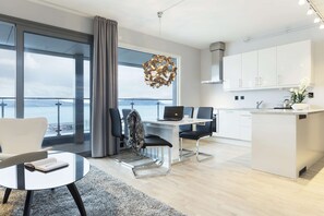 Habitació doble presidencial | Escriptori i espai de treball apte per a portàtils 