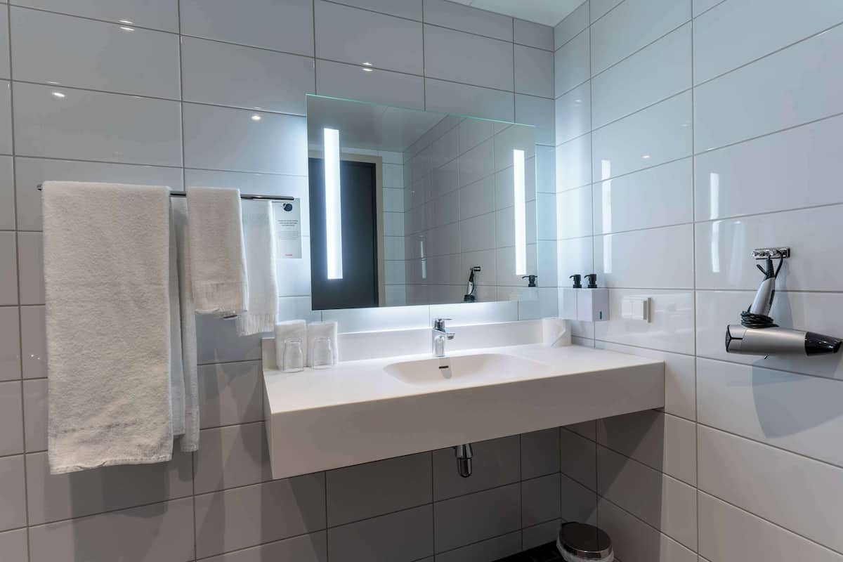 Junior studio suite, 1 queensize bed | Een laptopwerkplek, verduisterende gordijnen, gratis wifi, beddengoed